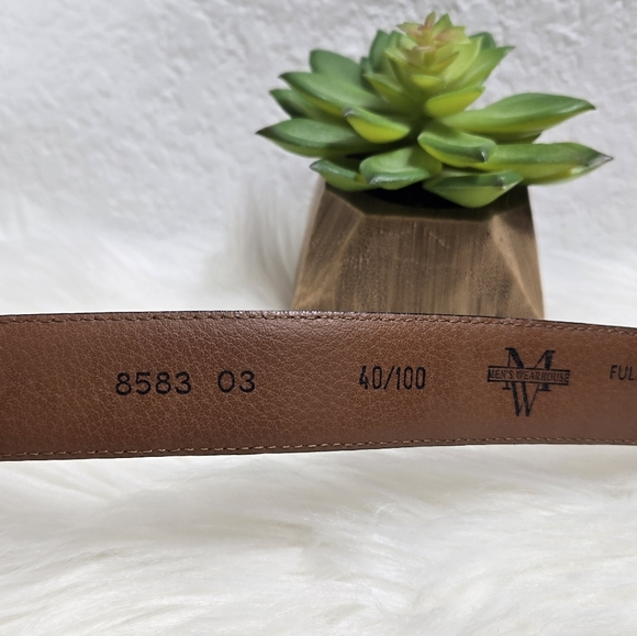 Men's Wearhouse Brown Italian Leather Men's Belt, Size 40 - Picture 2 of 5